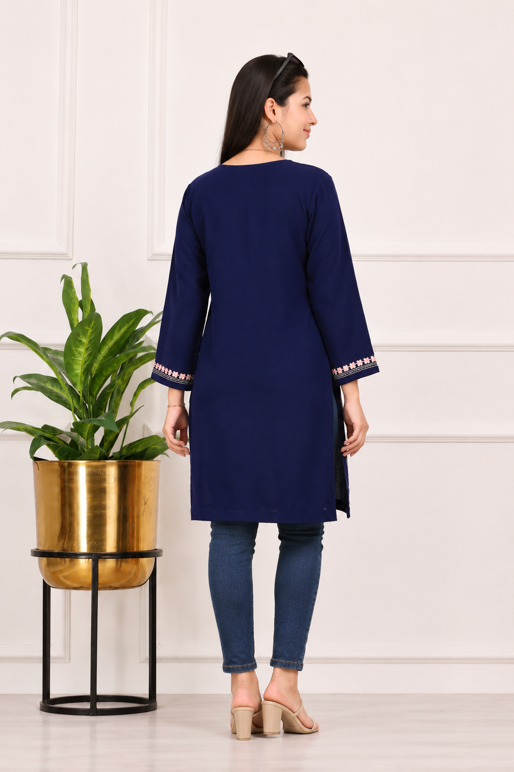 Women’s Navy Blue Kashmiri Embroidered Kurti